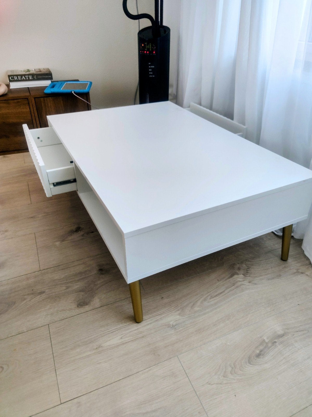 Moderne witte salontafel met lade en open vakken, Ophalen, Overige materialen, 100 tot 150 cm, 50 tot 100 cm