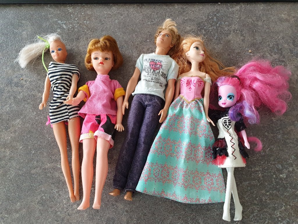 5 Barbies, Verzamelen, Poppen, Ophalen of Verzenden, Gebruikt, Pop