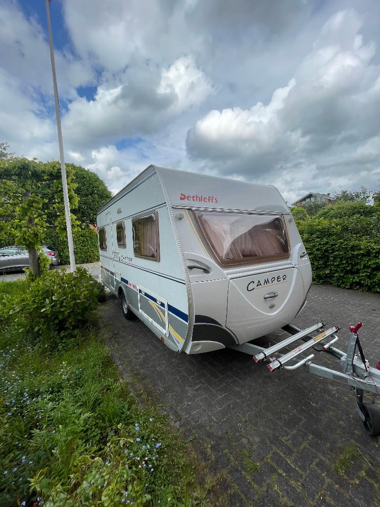 Caravan Dethleffs 460 DB met mover, Rondzit, 750 - 1000 kg, Particulier, 5 tot 6 meter