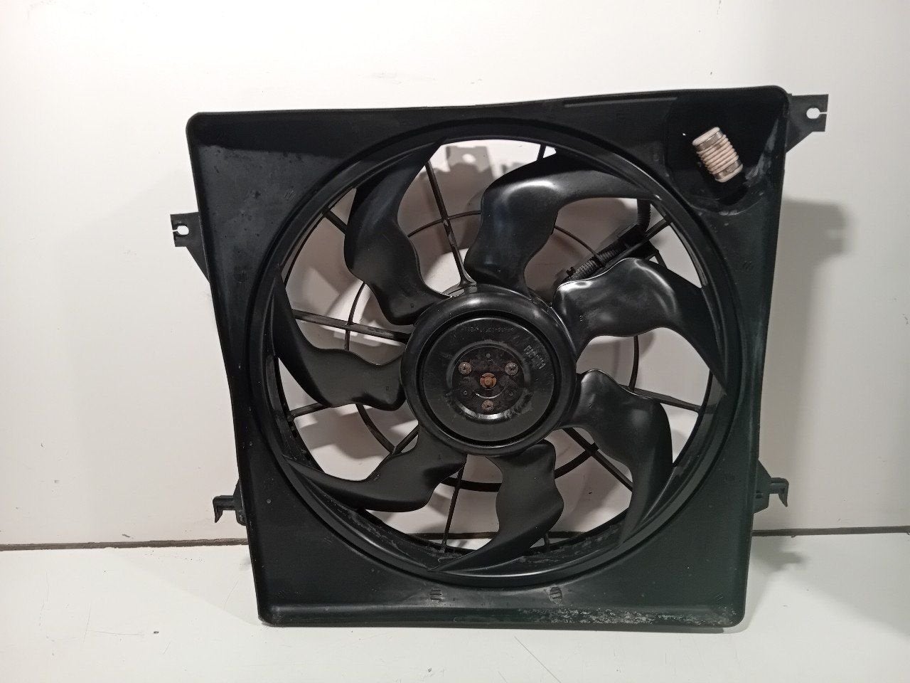 Koelventilatormotor Kia Sportage, Onderdelen@venauto.nl, Van der Ven Autorecycling B.V., Ettenseweg 76, 4706 PB Roosendaal, The Netherlands