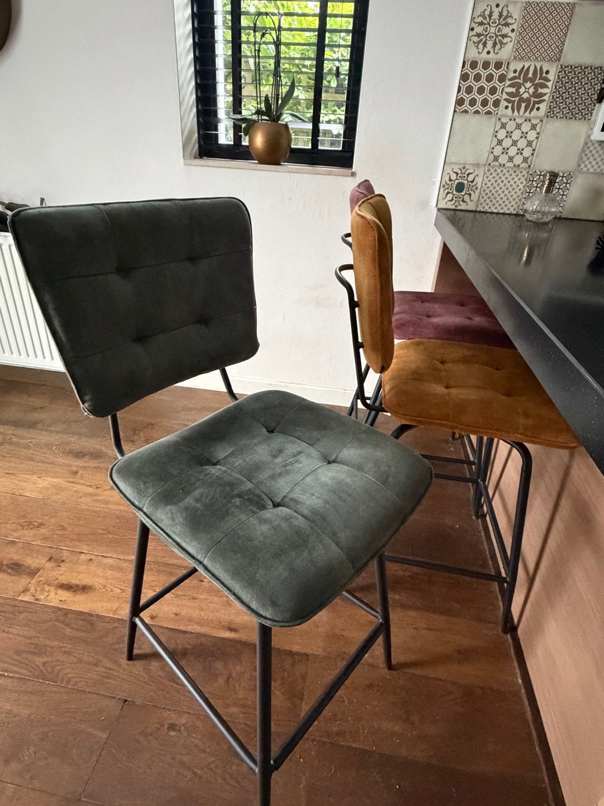 Set van 3 comfortabele barkrukken in diverse kleuren, Ophalen, Zo goed als nieuw, 90 cm of meer, Metaal