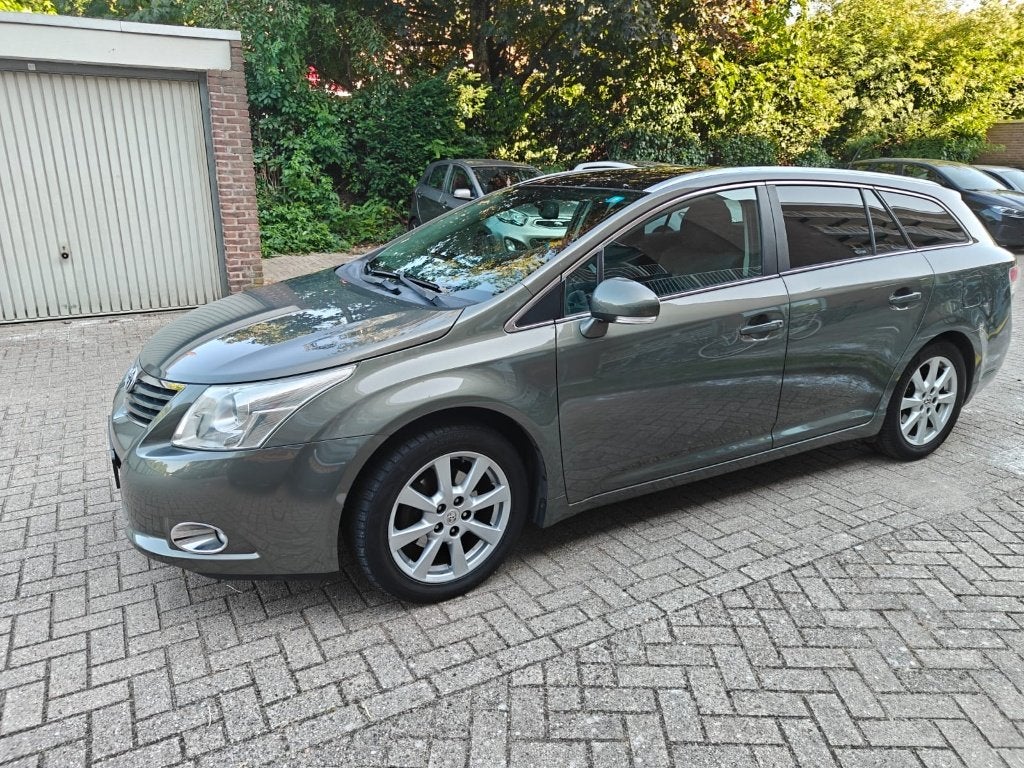 Toyota Avensis 1.8 Wagon 2009 | Camera | Panoramic | Tow Bar, Auto's, Toyota, Avensis, Zwart, 4 cilinders, Origineel Nederlands