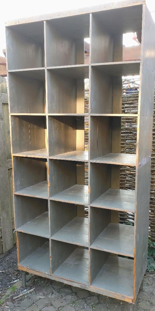 Vakkenkast/platenkast jaren 60' Beschikbaar tm 6 mei., Ophalen, Gebruikt