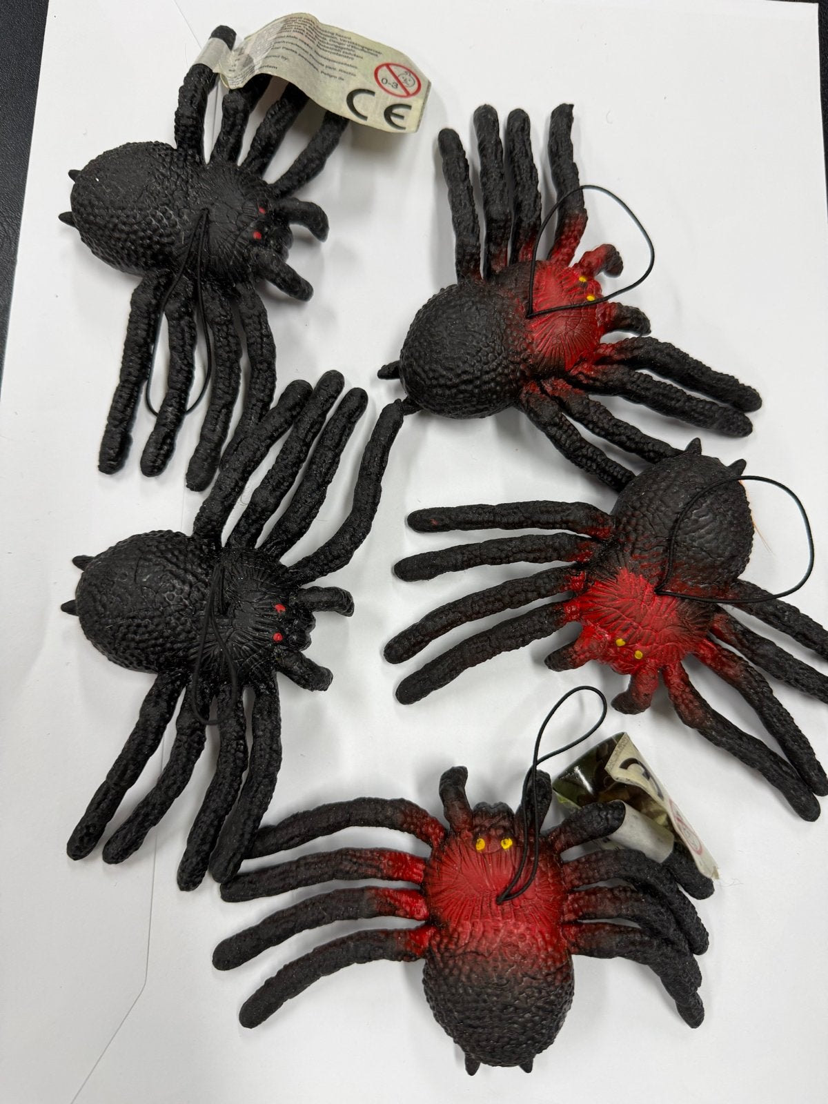 Spinnen Decoratie Halloween - 4 stuks, Ophalen of Verzenden, Nieuw, Versiering, Halloween of Griezel