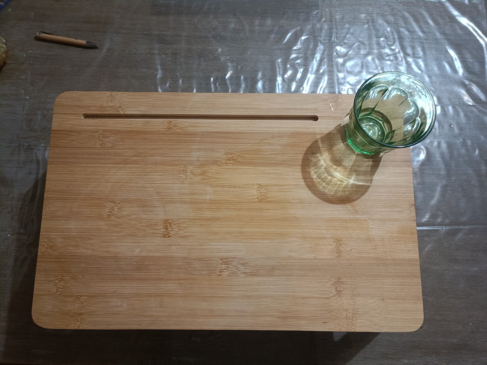 Bamboe bedtafel / laptoptafel met bekerhouder, Ophalen of Verzenden, Zo goed als nieuw