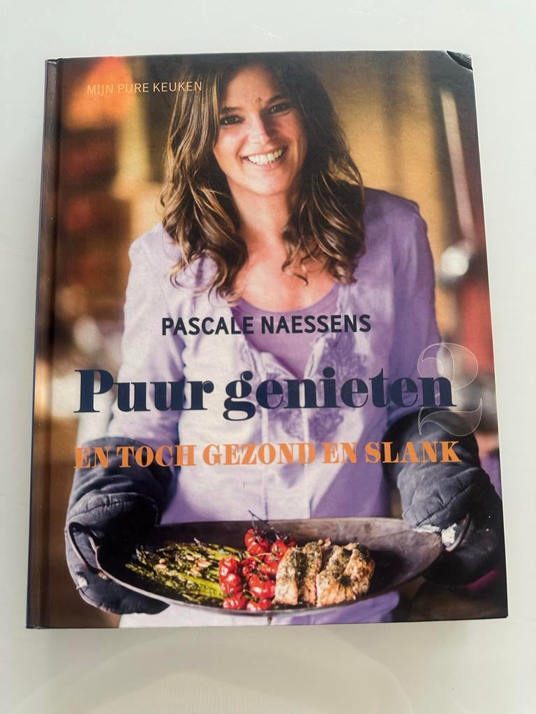 Puur genieten en toch gezond en slank - Pascale Naessens, Boeken, Gelezen, Hoofdgerechten, Ophalen of Verzenden, Gezond koken
