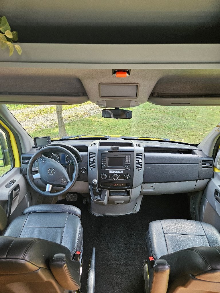 Foto 13 van Mercedes Benz Sprinter 319 V6 Camper / Kampeerauto