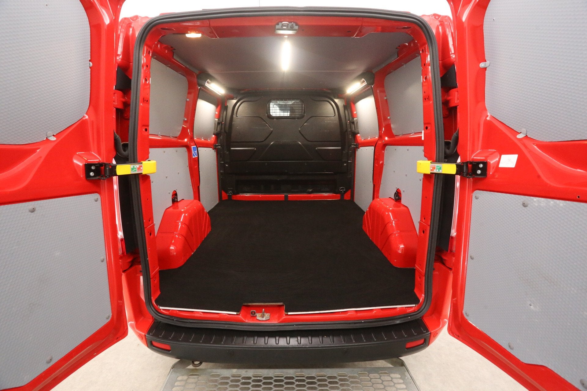 Foto 3 van Ford Transit Custom 2.0 TDCI L1H1 | Automaat | Airco | Camer
