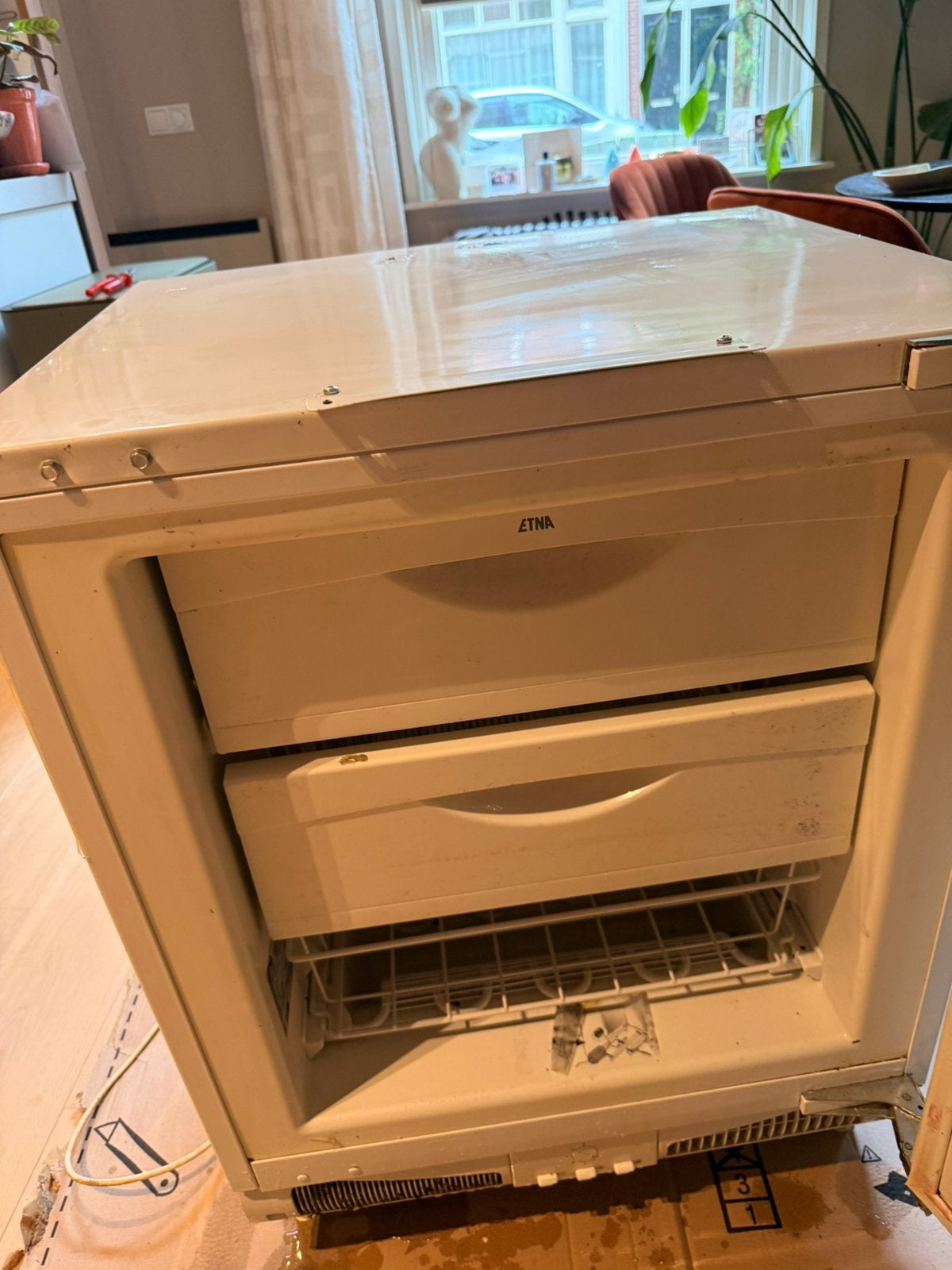 Gratis af te halen: Etna onderbouwvriezer inbouw, 60cm breed, Witgoed en Apparatuur, Vriezers en Diepvrieskisten, Gebruikt, Minder dan 60 cm