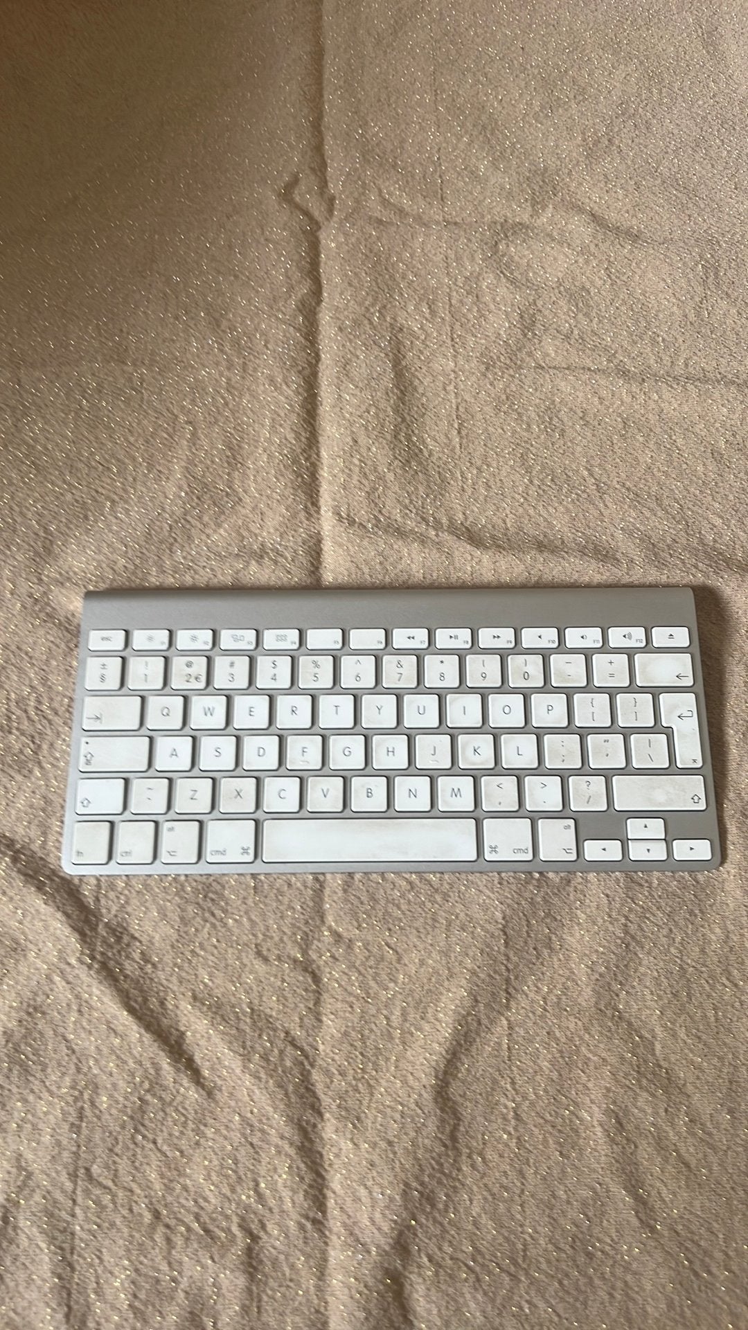 Apple Wireless Keyboard A1314 Bluetooth toetsenbord, Gebruikt, Plug-and-play, Ophalen of Verzenden, Draadloos
