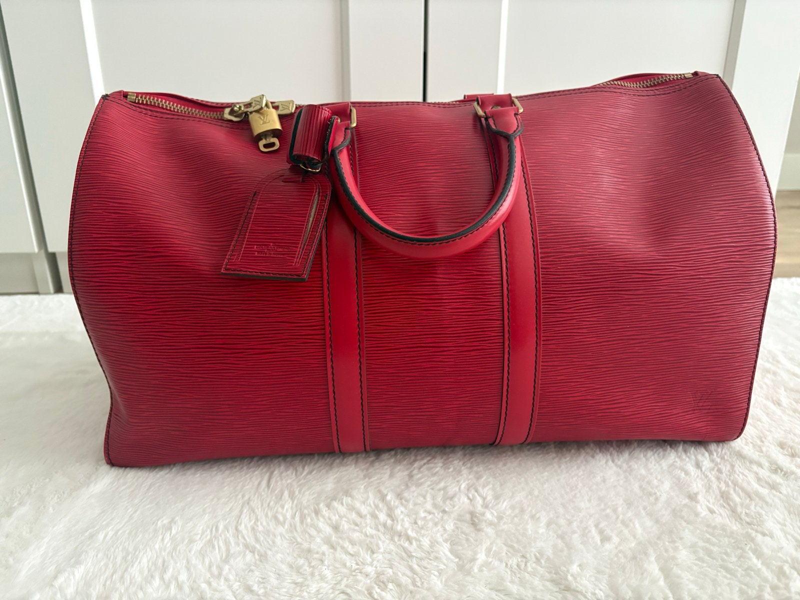 Louis Vuitton Keepall 45 Epi Leren Reistas Rood, Sieraden, Tassen en Uiterlijk, Tassen | Reistassen en Weekendtassen, Ophalen