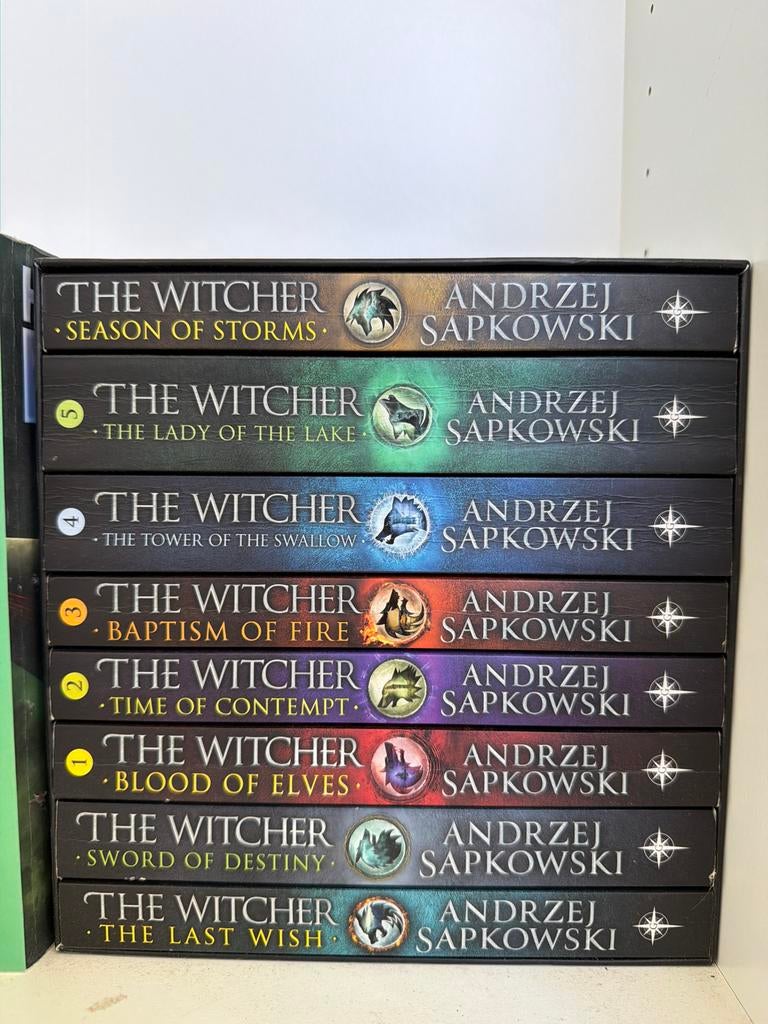 De Witcher Boekenreeks - Complete Set van Andrzej Sapkowski, Ophalen of Verzenden, Zo goed als nieuw