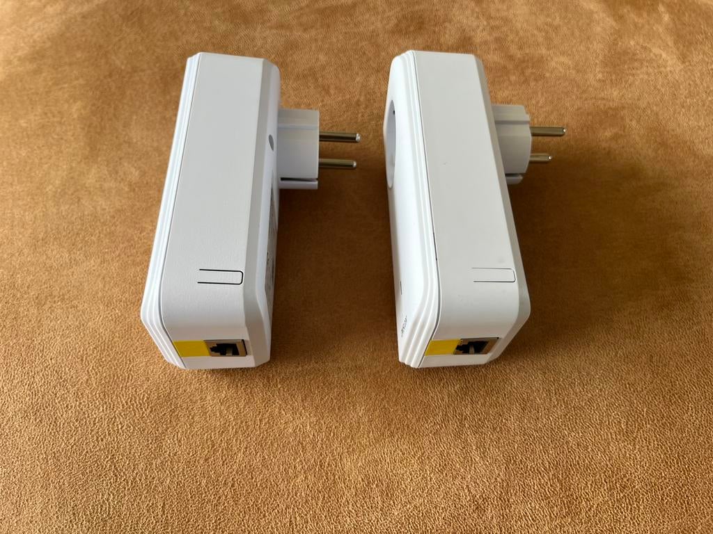 DVS 1200 internet adapters (2 stuks), Computers en Software, Powerlines, Zo goed als nieuw, Ophalen