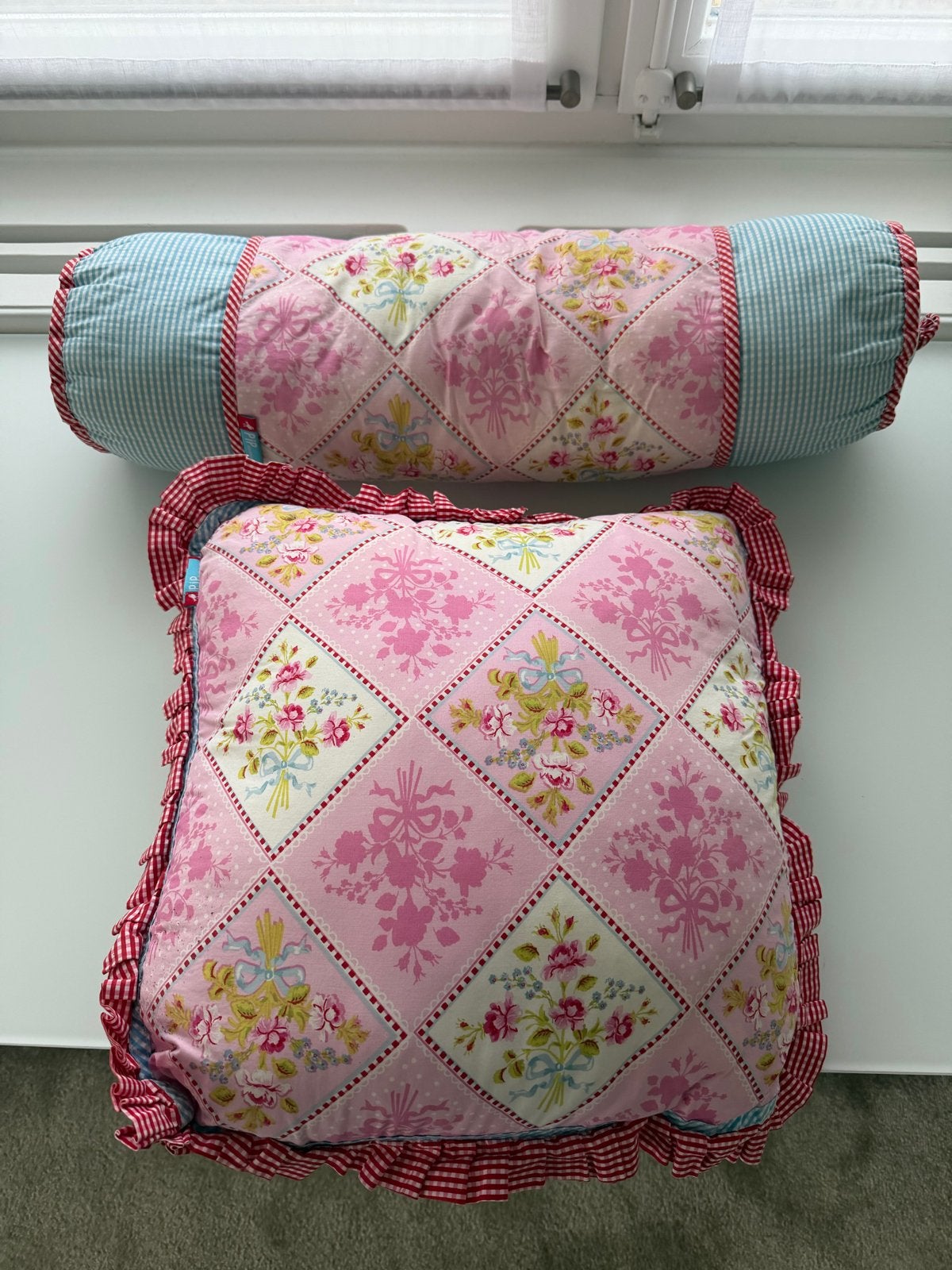 Pip Studio Kussenset: Roze Bloemen & Geruit Design, Ophalen of Verzenden, Zo goed als nieuw, Roze, Overige vormen