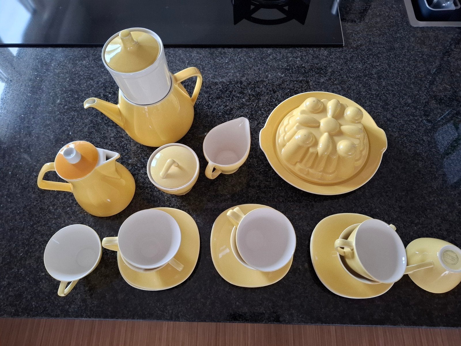 Vintage Geel Servies - Koffiepot, Suikerpot, Melkkan, Kopje, Gebruikt, Keramiek, Vintage, Ophalen of Verzenden