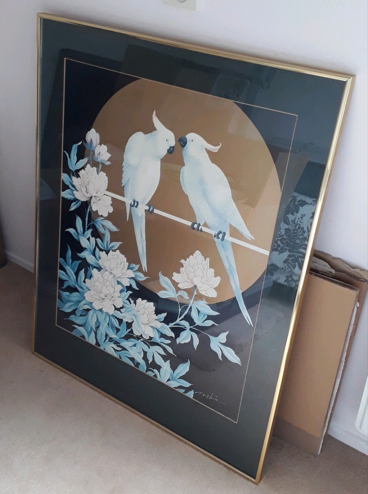 Mooie grote goudkleurige lijst met glas incl T.C. Chiu afb, Ophalen, Metaal of Aluminium, Zo goed als nieuw, 75 cm of meer