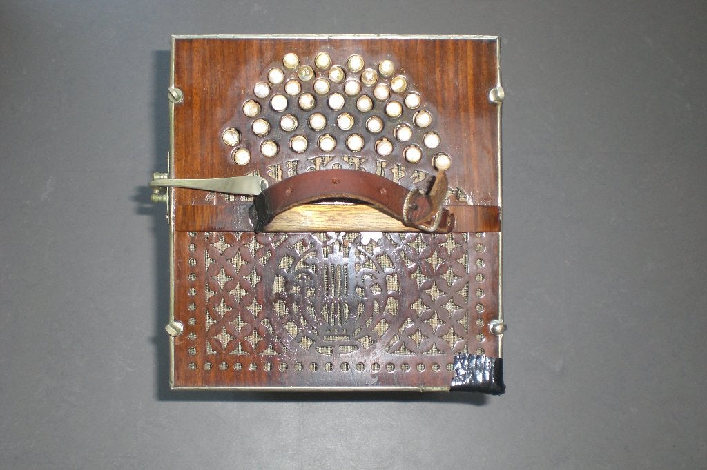 Argentijnse bandoneon, Muziek en Instrumenten, Gebruikt, Overige formaten, Met koffer, Ophalen