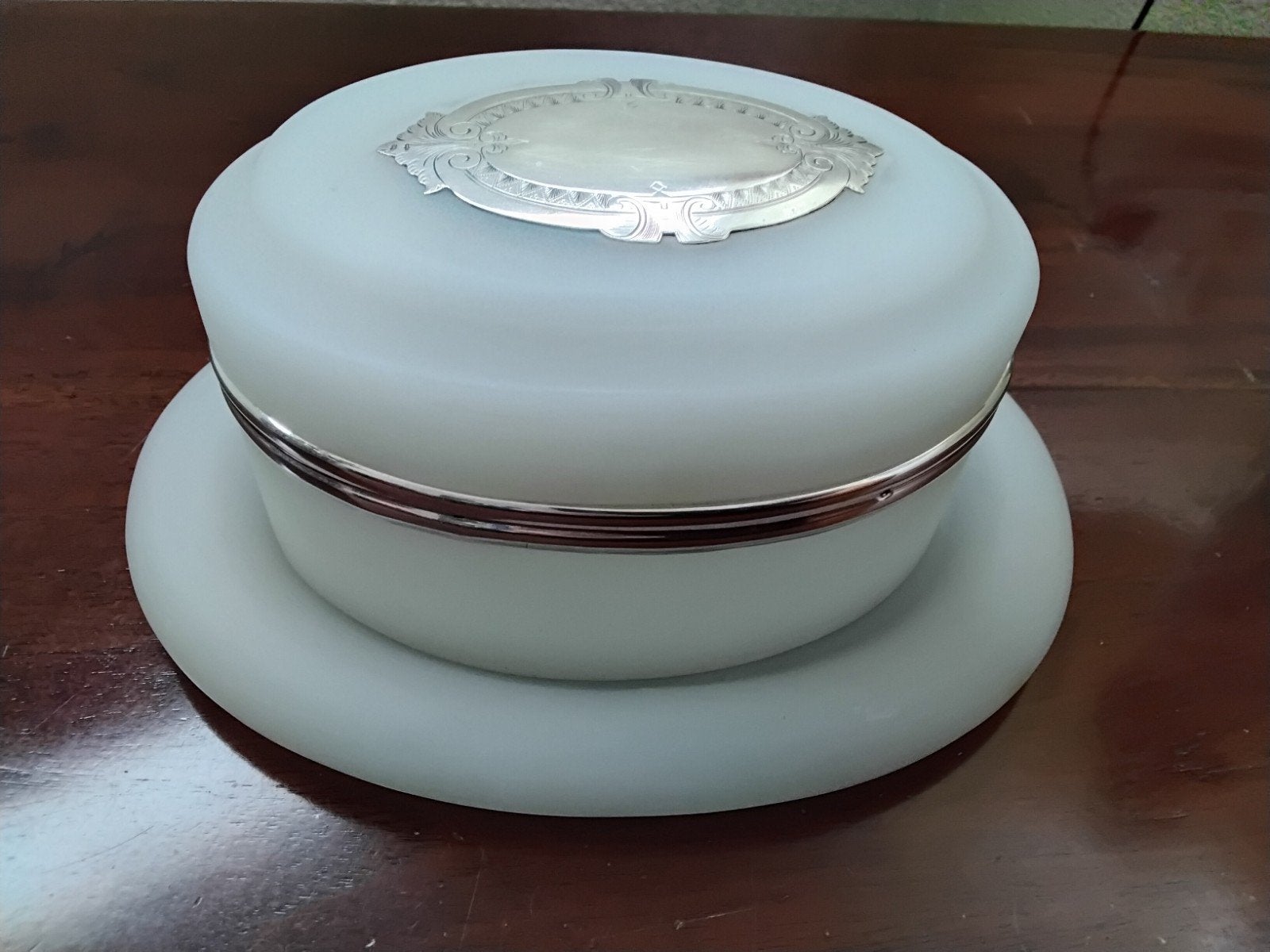 gave en  mooie  antieke koektrommel van opaline met zilver, Ophalen of Verzenden, Zilver
