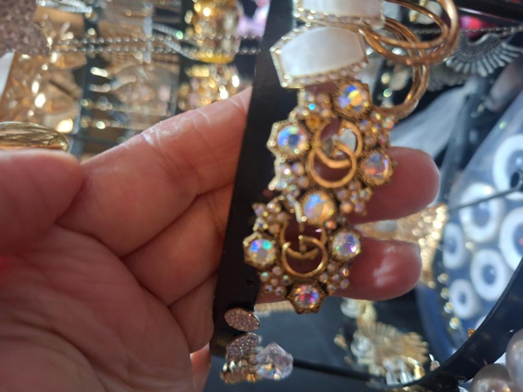 Gucci oorbellen, Ophalen of Verzenden, Zo goed als nieuw, Goud, Overige materialen
