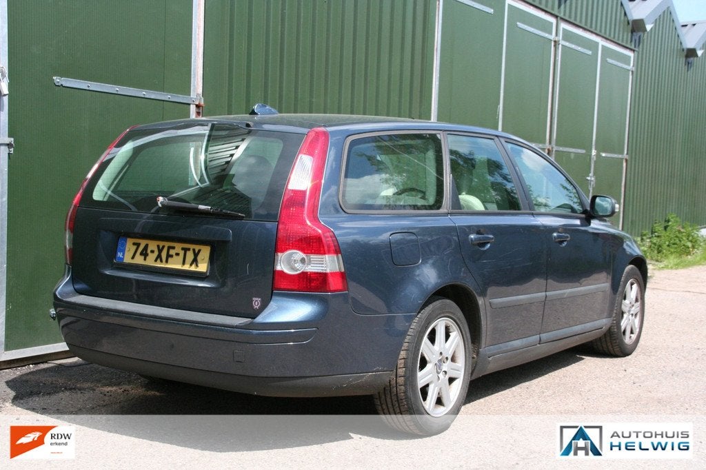 Volvo V50 1.8 Edition I, LEER, AIRCO, NIEUWE APK JUNI 2027, Auto's, Volvo, Voorwielaandrijving, 125 pk, Beige, 4 cilinders