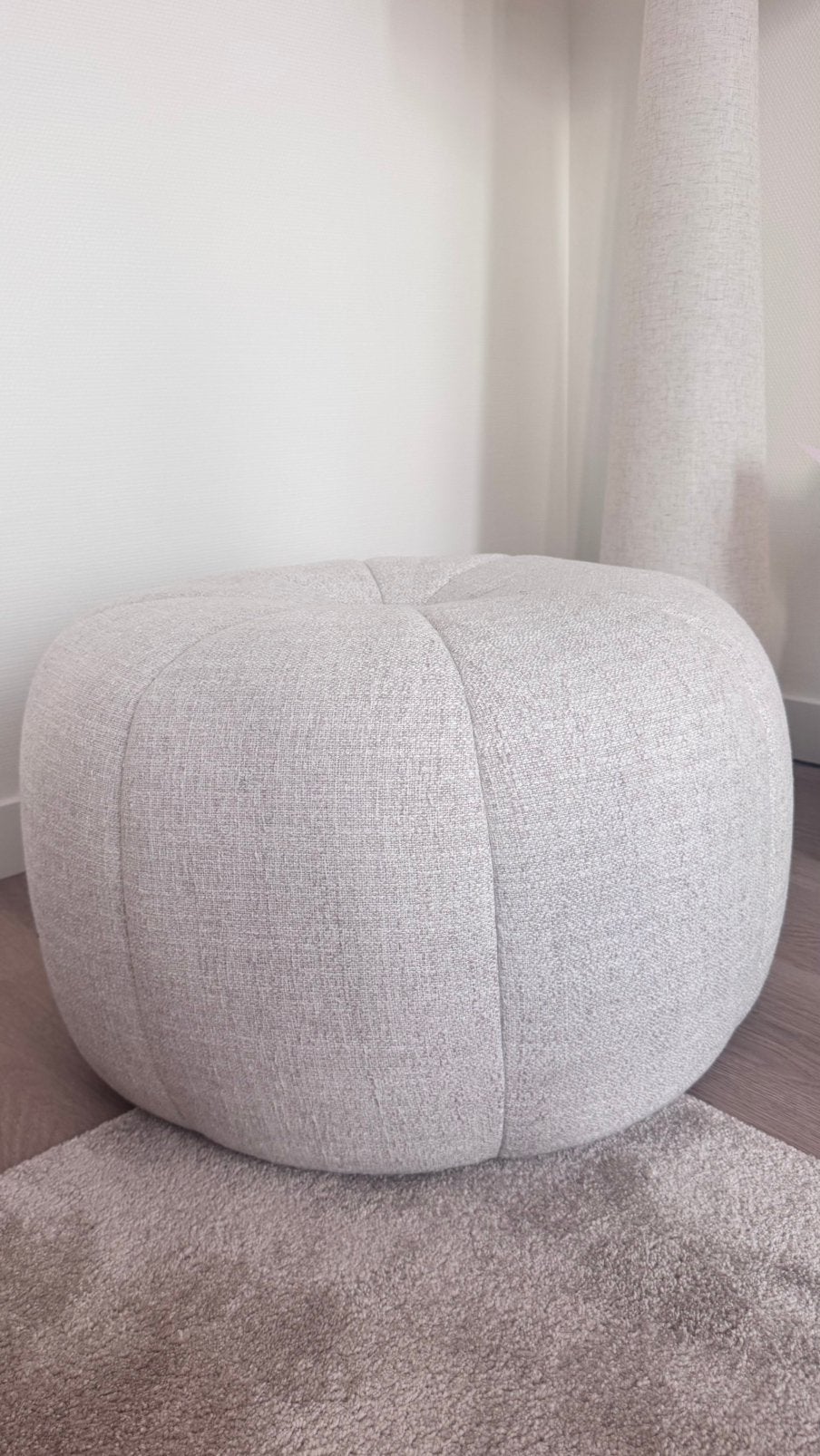 Riviera Maison poef Falcone Chenille Naturel, Ophalen of Verzenden, Zo goed als nieuw, Rond, 50 tot 75 cm