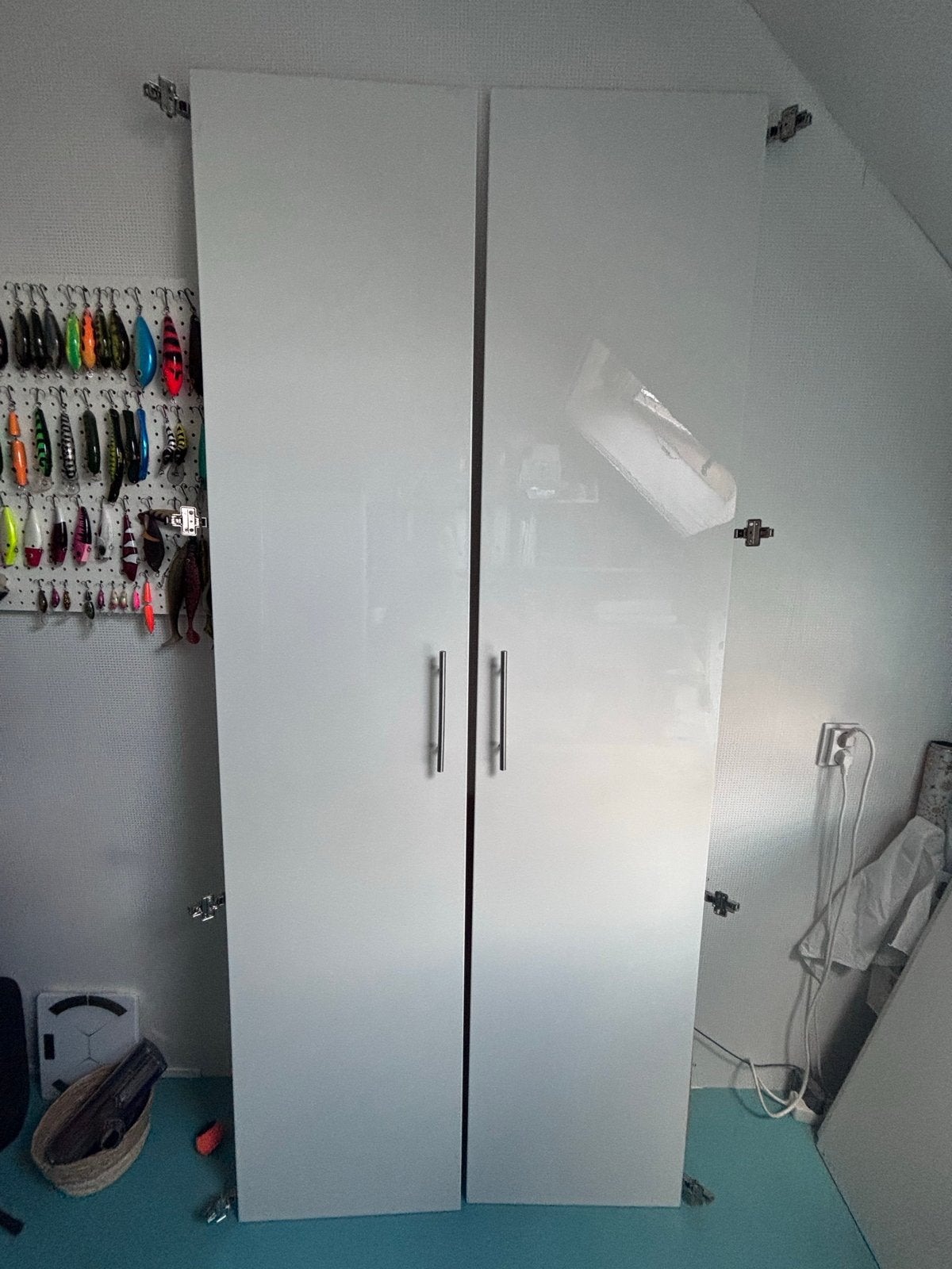Witte hoogglans kastdeuren met handgrepen, Ophalen, Overige materialen, Gebruikt, 200 cm of meer