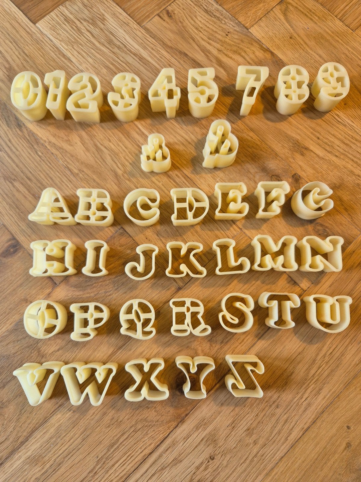 Alfabet en cijfers uitstekers voor fondant marsepein of klei, Hobby en Vrije tijd, Taarten en Cupcakes maken, Ophalen of Verzenden