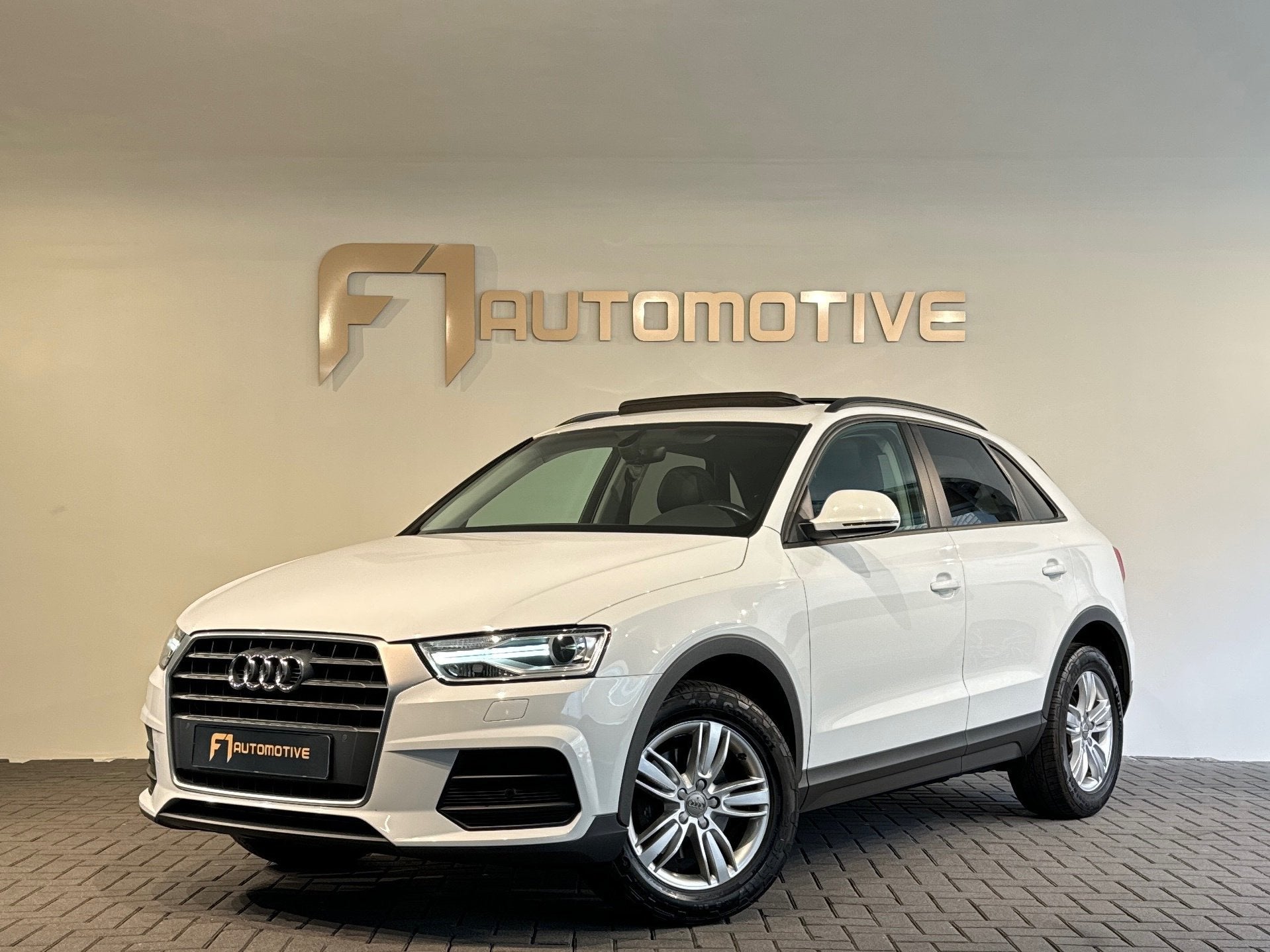 Audi Q3 1.4 TFSI CoD Pano|Keyless|Camera|Sfeer|Stoelverwarmi, Auto's, 1380 kg, 4 cilinders, 150 pk, Wit