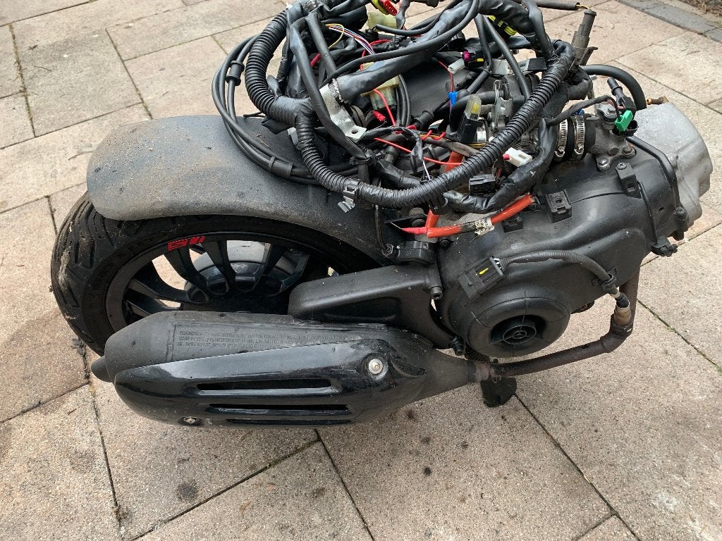 motor blok e4 injectie vespa sprint primavera top staat !!, Ophalen, Zo goed als nieuw, Blok, Vespa
