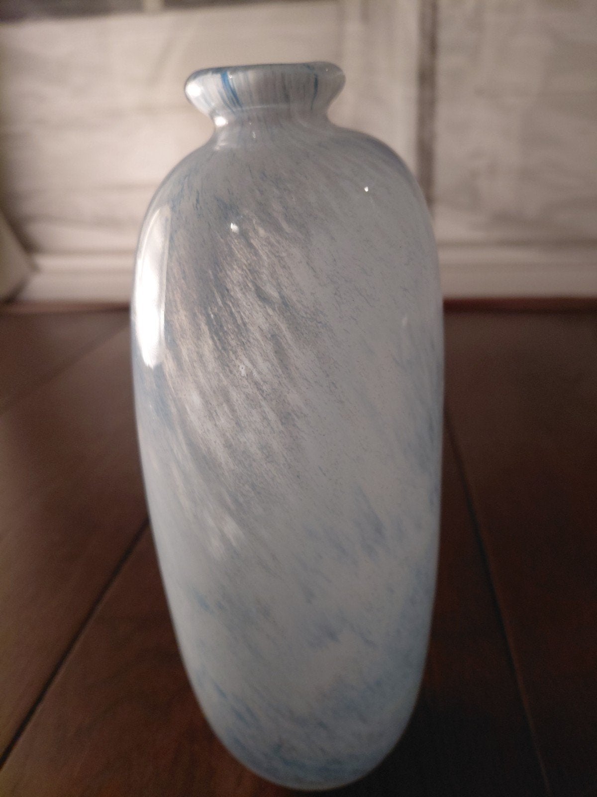 Vintage Opaline vaas 23cm - Blauw/Wit gemarmerd glas, Ophalen of Verzenden