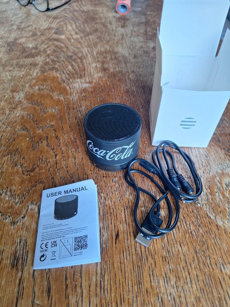 Coca Cola mini bluetooth Speaker, Ophalen of Verzenden, Nieuw, Gebruiksvoorwerp