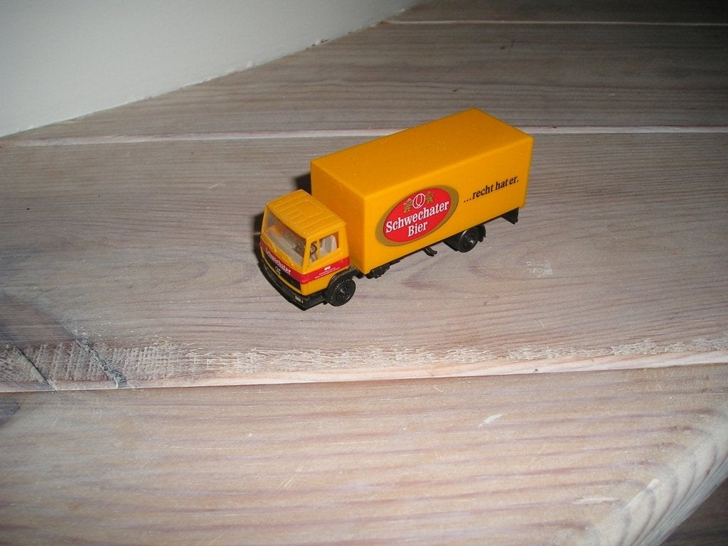 Herpa Schwechater Bier, Hobby en Vrije tijd, Ophalen of Verzenden, Zo goed als nieuw, Bus of Vrachtwagen