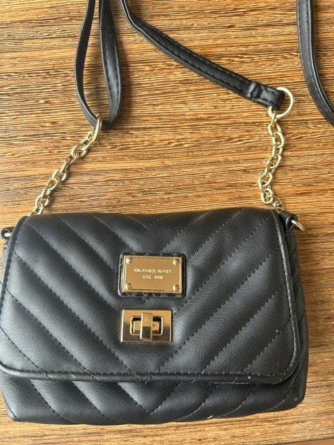 Klein Tasje Michael Kors, Ophalen of Verzenden, Zo goed als nieuw, Zwart, Schoudertasje