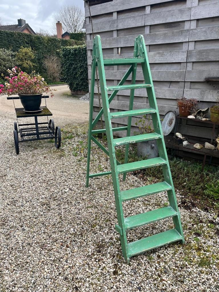 4) Antieke groene houten trap., Doe-het-zelf en Verbouw, Ladders en Trappen, Ophalen, Gebruikt, ., Minder dan 2 meter