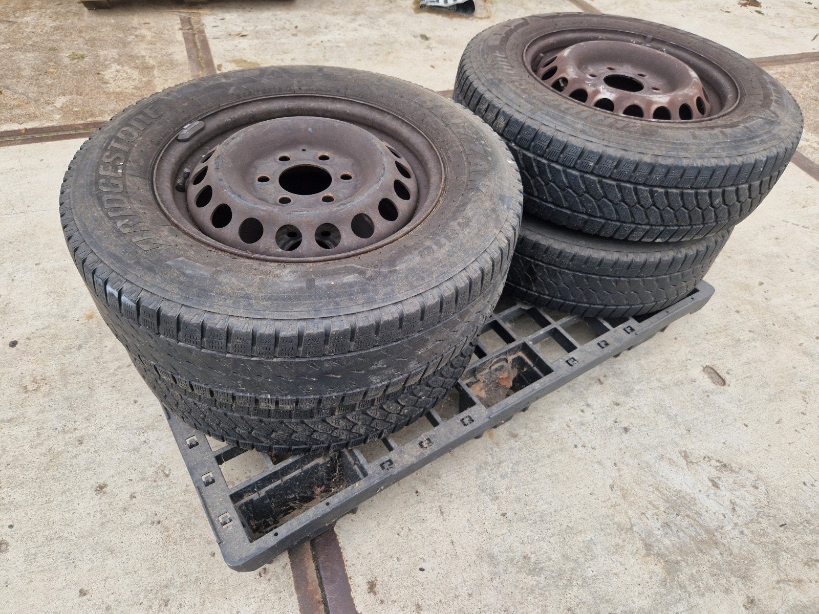 velgen met winterbanden Mercedes Sprinter, Ophalen, Bestelwagen, 16 inch, Winterbanden