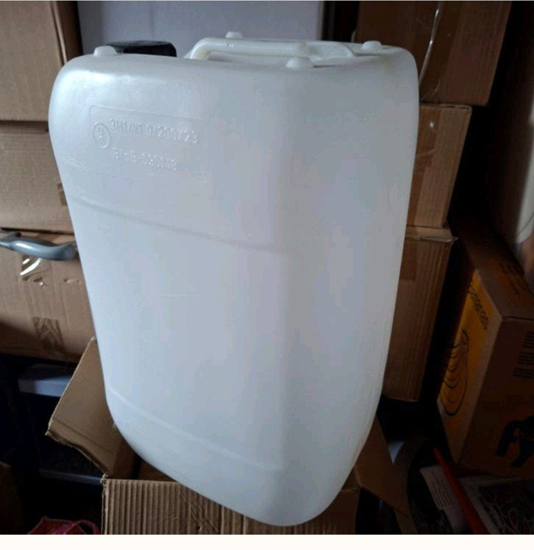 25 liter jerrycan, Tuin en Terras, Regentonnen, Minder dan 75 liter, Ophalen, Zo goed als nieuw