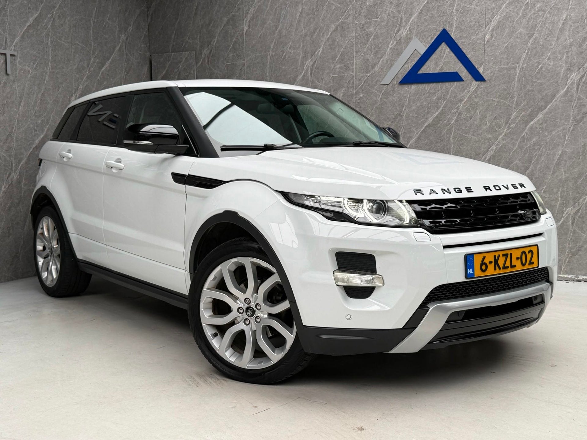 Land Rover Range Rover Evoque 2.2 TD4 4WD / AUT / NAP / Pano, Auto's, Land Rover, Euro 5, 15 km/l, Zwart, 4 cilinders