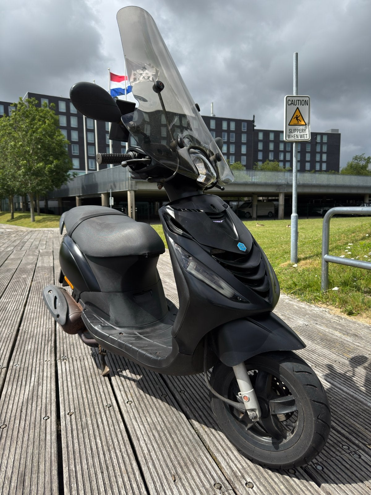Piaggio Zip Scooter Brommer 50cc - Zwart 4t, Fietsen en Brommers, Scooters | Piaggio, Gebruikt, Zip, Maximaal 45 km/u, Benzine