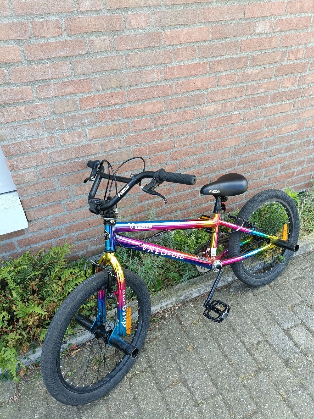 BMX stuntfiets regenboog 20 inch - Zo goed als nieuw!, Fietsen en Brommers, Fietsen | Crossfietsen en BMX, Ophalen, Zo goed als nieuw