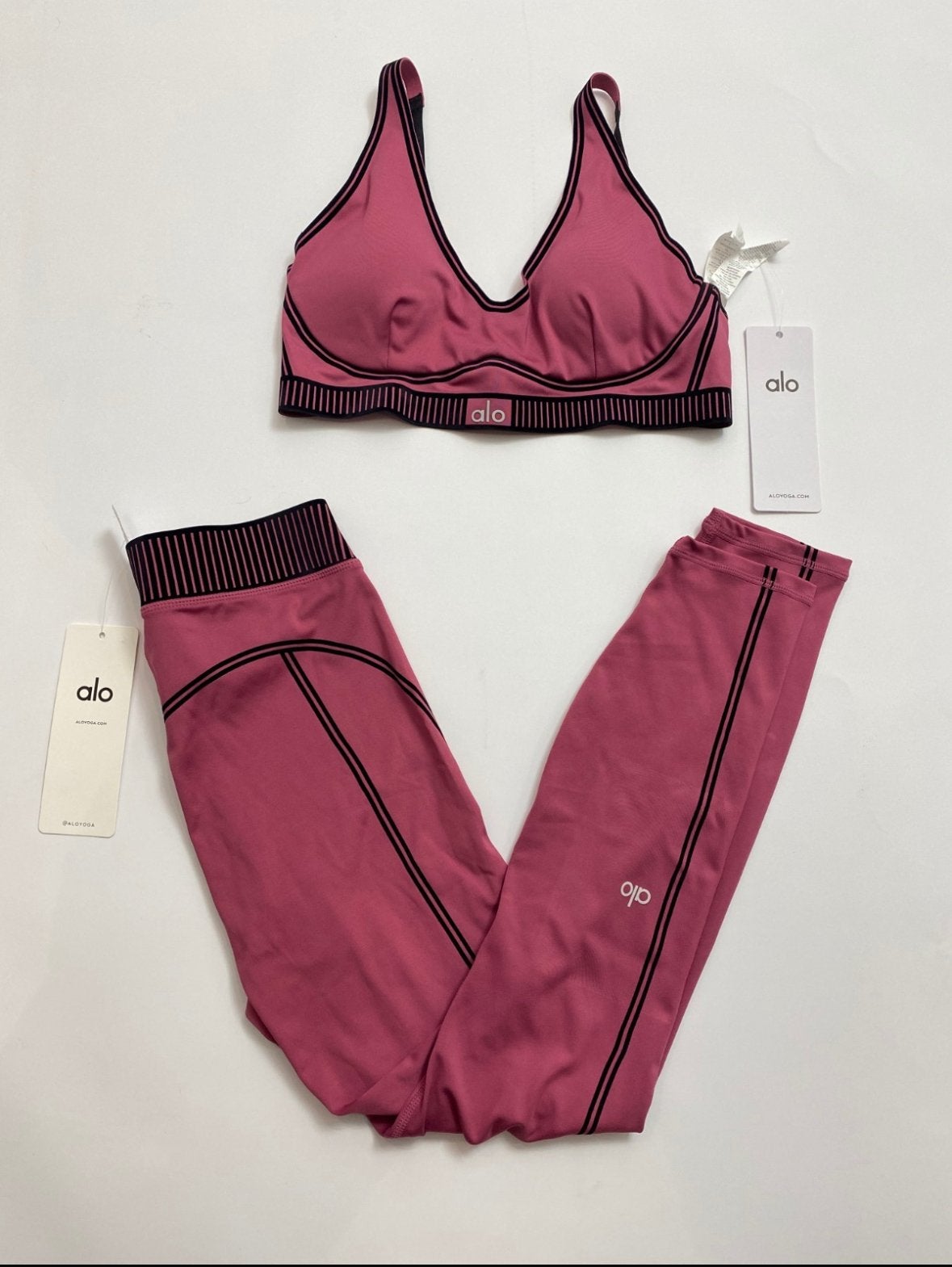 Alo Yoga roze sportset | Sport bh + legging | Nieuw en kaart, Ophalen of Verzenden, Zo goed als nieuw