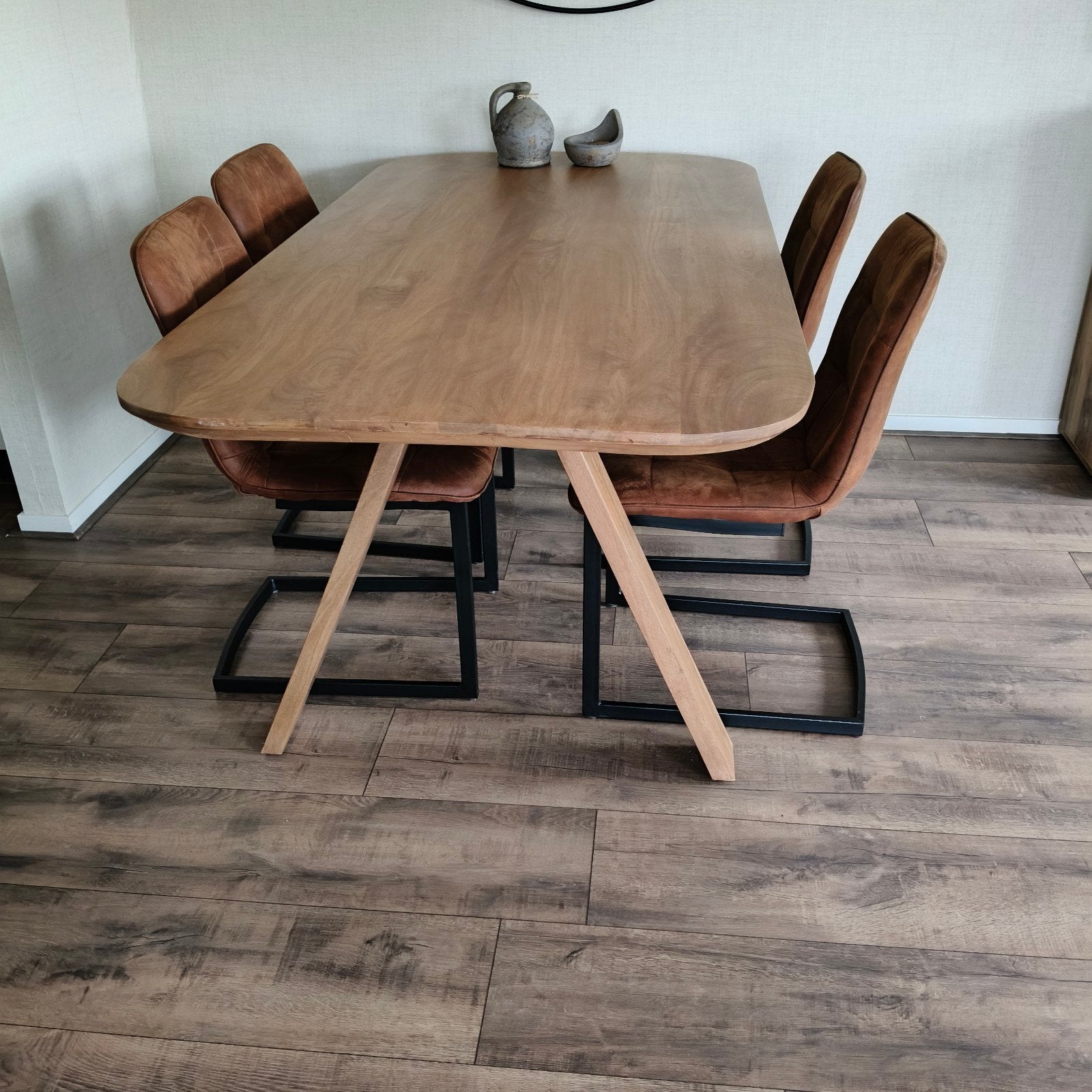 Mango eettafel met lichte gebruikerssporen, 1 jaar oud, Ophalen, Gebruikt, 150 tot 200 cm, 50 tot 100 cm