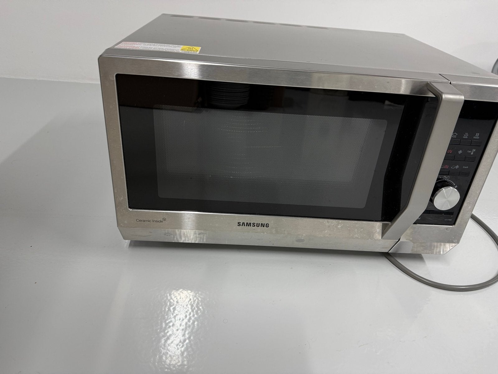 Samsung CE137NM Combimagnetron - Zo goed als nieuw, Witgoed en Apparatuur, Ophalen, Combimagnetron, Grill, Zo goed als nieuw