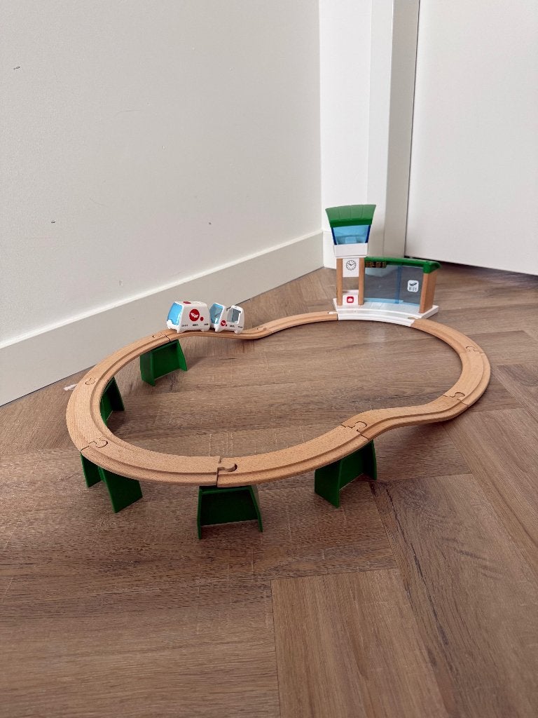 Heel goed Brio houten trein Monorail set 33301 elektrisch, Ophalen of Verzenden, Zo goed als nieuw