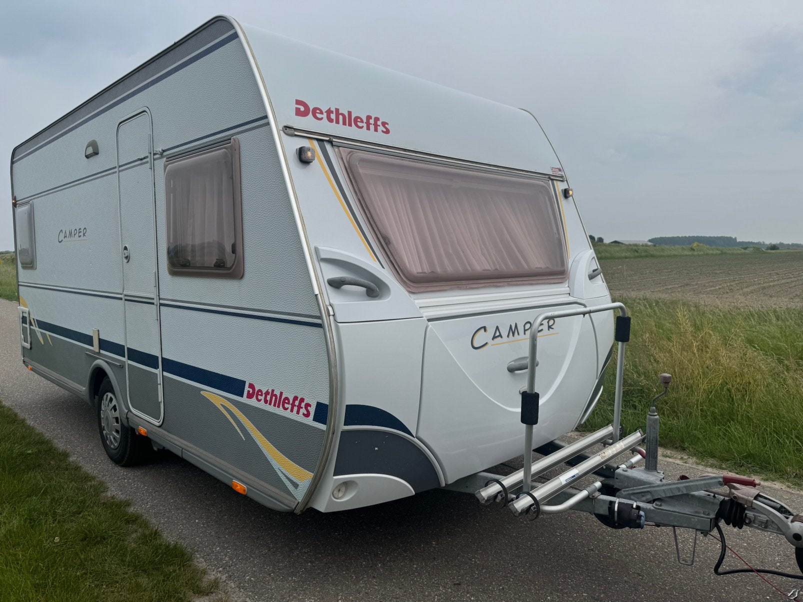 Dethleffs Camper 450 DB 2007 mover, fietsdrager, voortent, Rondzit, Frans bed, 750 - 1000 kg, Particulier
