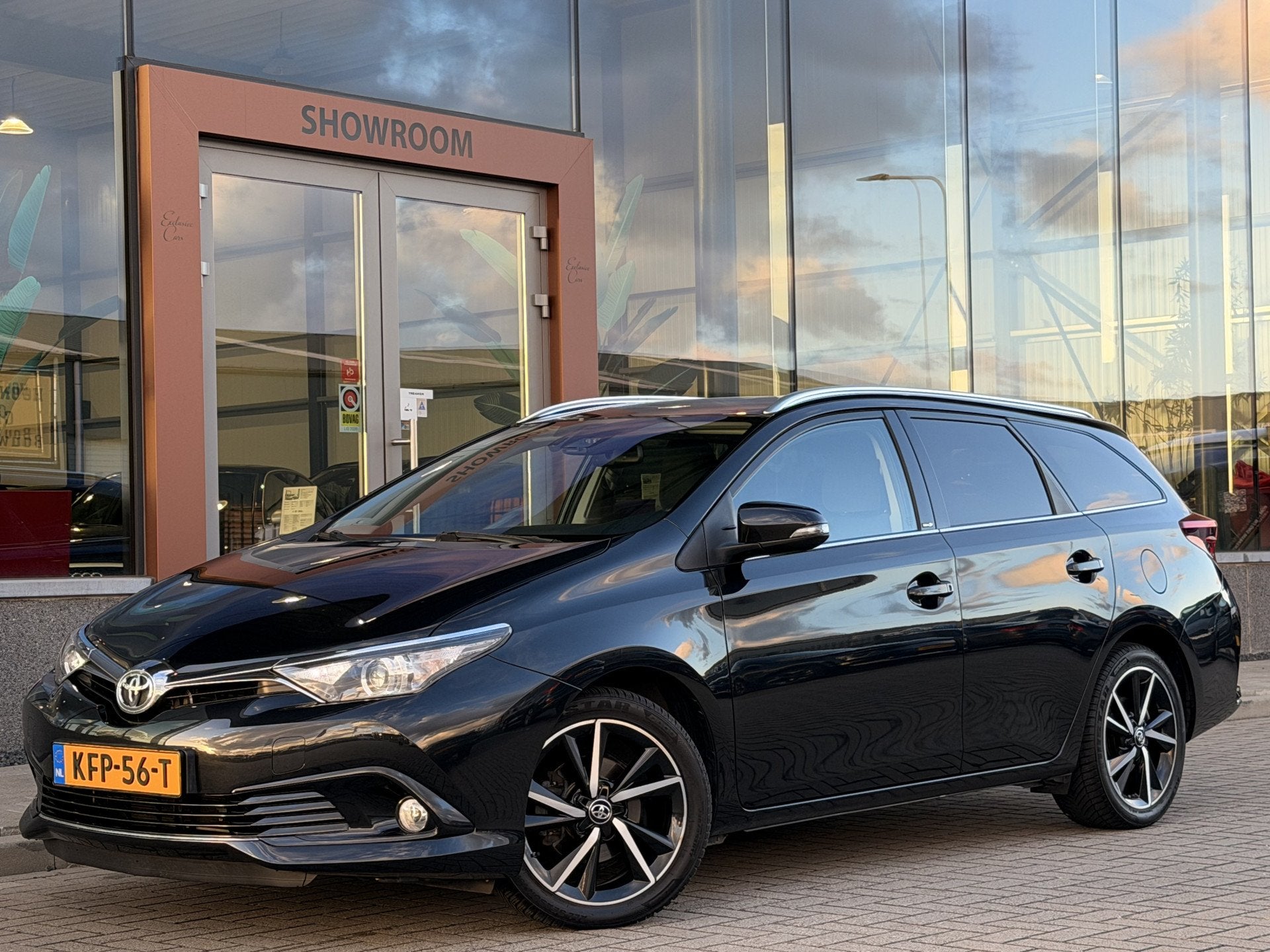 Toyota Auris 1.2 T | Cruise | Stoelverwarming | Lane Assist, Auto's, Voorwielaandrijving, 450 kg, Gebruikt, 4 cilinders