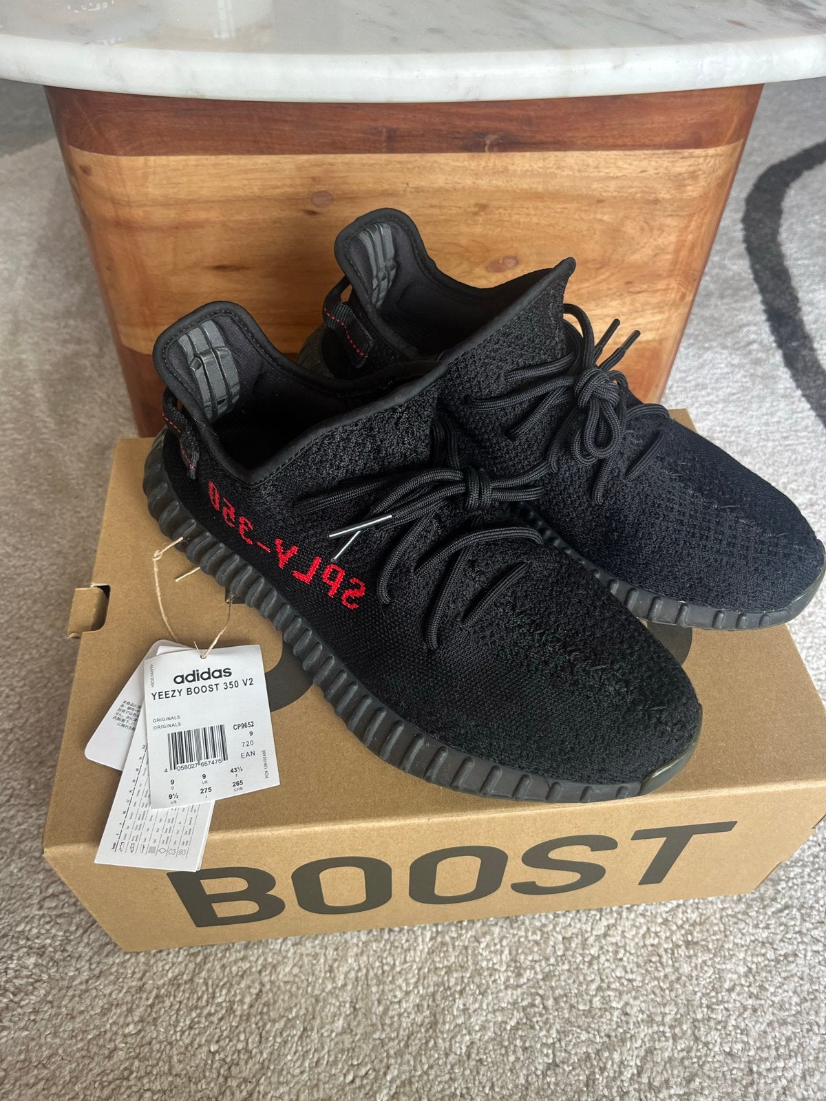 Adidas Yeezy Boost 350 V2 Core Black Red CP9652, Kleding | Heren, Schoenen, Ophalen of Verzenden, Zo goed als nieuw, Zwart, Sneakers of Gympen