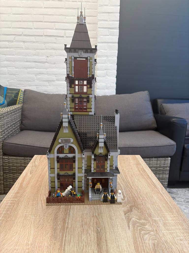 LEGO set van haunted house, Overige thema's, Lego, Ophalen of Verzenden, Zo goed als nieuw