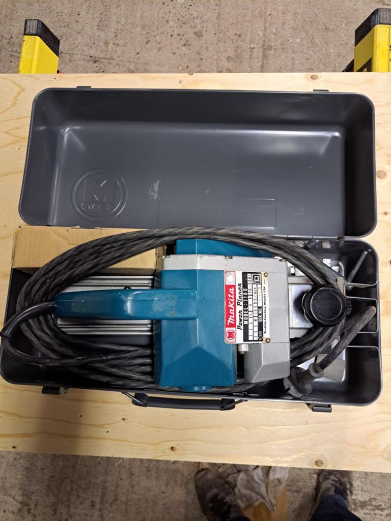 Makita Power Schaaf Model 1100 in Koffer, Ophalen, Gebruikt