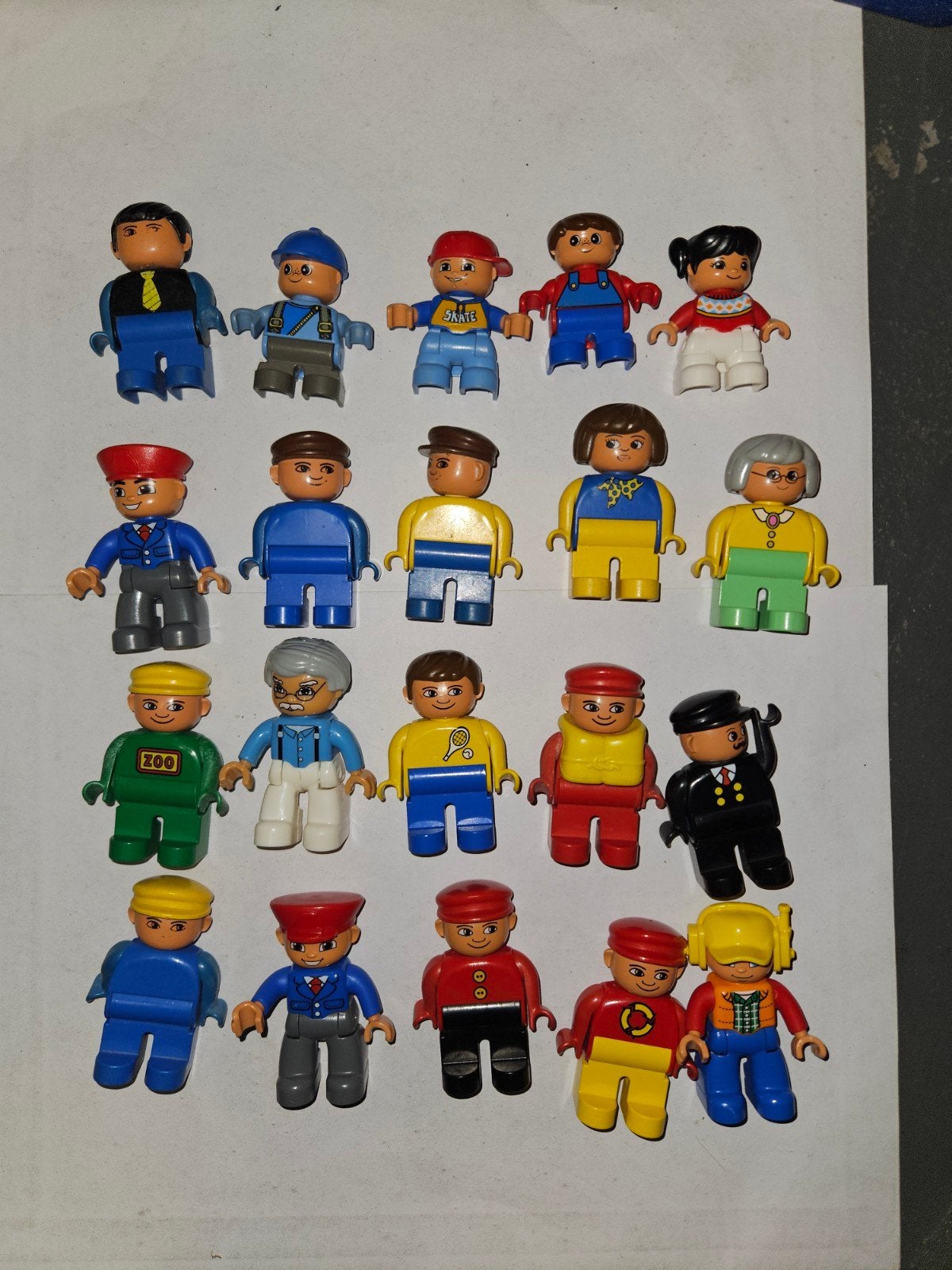 Duplo 20 poppetjes met 4 kinderen, Kinderen en Baby's, Speelgoed | Duplo en Lego, Ophalen of Verzenden, Duplo