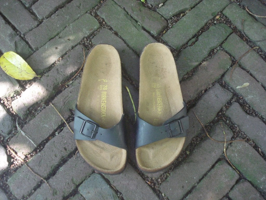 GRATIS VERZENDEN ZWARTE MADRID BIRKENSTOCKS MT 38, Slippers, Verzenden, Zwart, Zo goed als nieuw